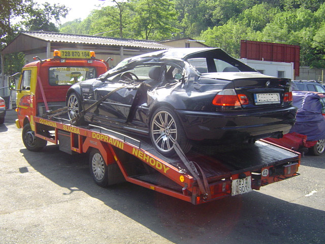 Odtahové vozidlo při práci v terénu