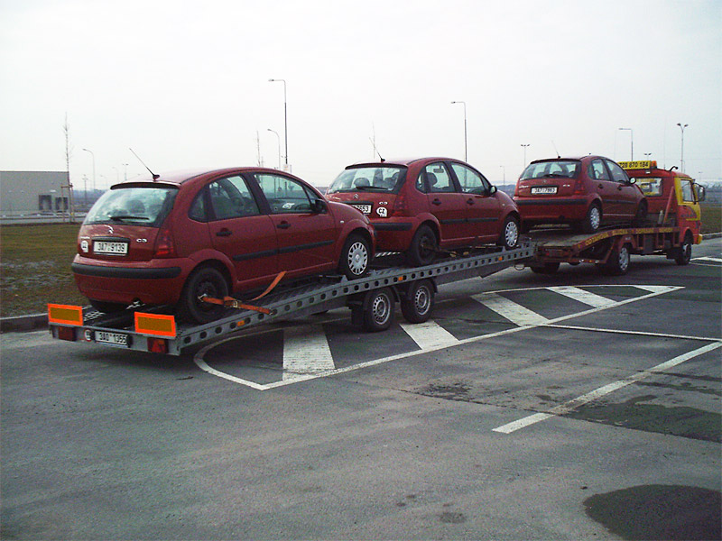 Odtahové vozidlo připravené k převozu